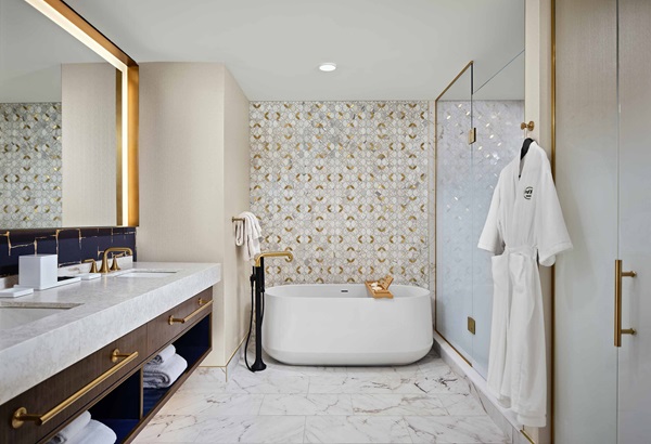 Silver Suite bathroom with freestanding tub